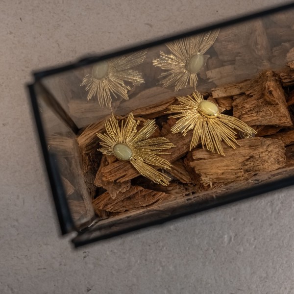 Pendientes Simétricos Destellos Dorados Piedra Beige