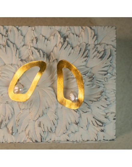 Pendientes Dorado Mate con Perla Blanca 2