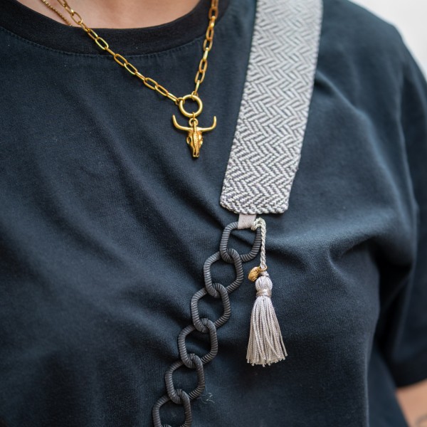 Complementa tu Estilo con Cuelga-móviles de Tela y Cadena Originales | Beltop