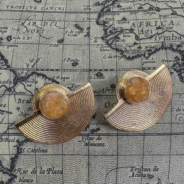Pendientes dorado mate semicírculo piedra central | Beltop