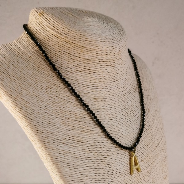 Gargantilla piedra negra con inicial | Beltop