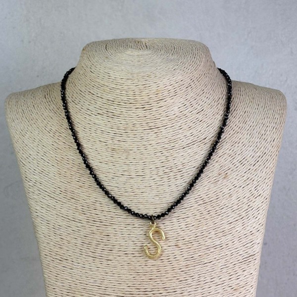 Gargantilla piedra negra con inicial | Beltop