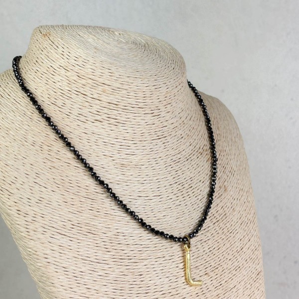 Gargantilla piedra negra con inicial | Beltop