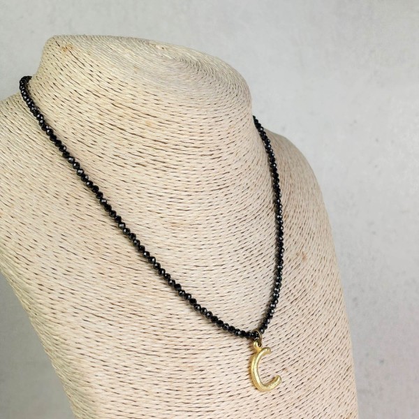 Gargantilla piedra negra con inicial | Beltop