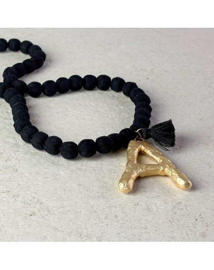 Collar de bolas negro personalizable con tu inicial | Beltop Brand 2