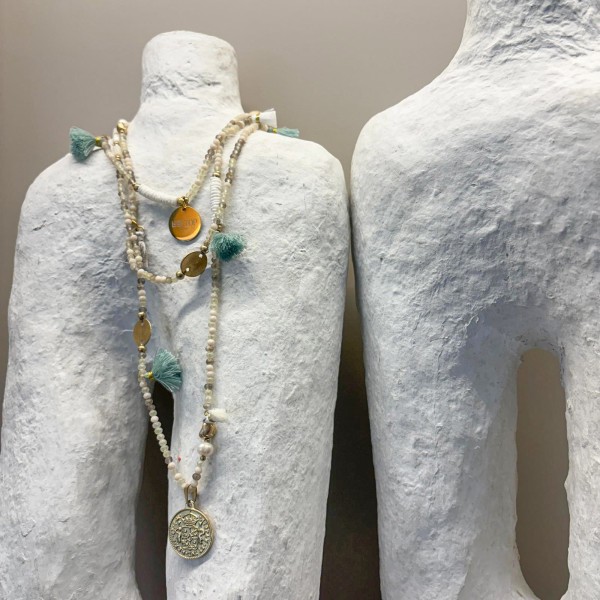 Collar largo conchas borlas verde agua | Beltop